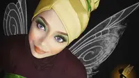 Saraswati me-kreasikan hijab dan mengubah dirinya menjadi karakter putri Disney.