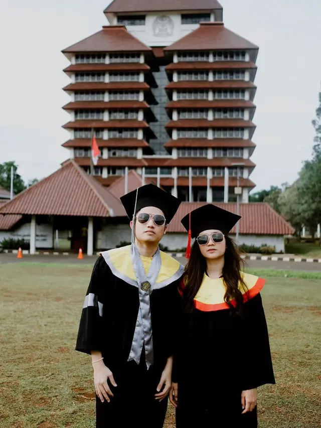 Sering Dikira Pacar, Ini 6 Potret Kompak Febby Rastanty dan Sang Adik