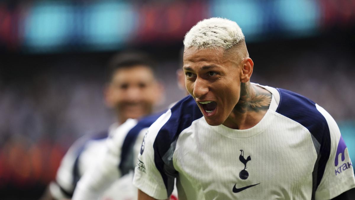 Gol Salto Richarlison Bikin Gempar! Tottenham Lumat Burnley 3-0 di Laga Pembuka