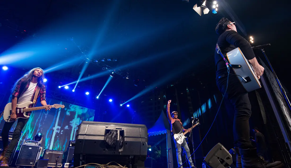 Selain band Naif acara Jakarta Urban Gigs juga diramaikan oleh penyanyi solo Raisa, Kunto Aji dan Barasuara. (Dezmond Manullang/Bintang.com)