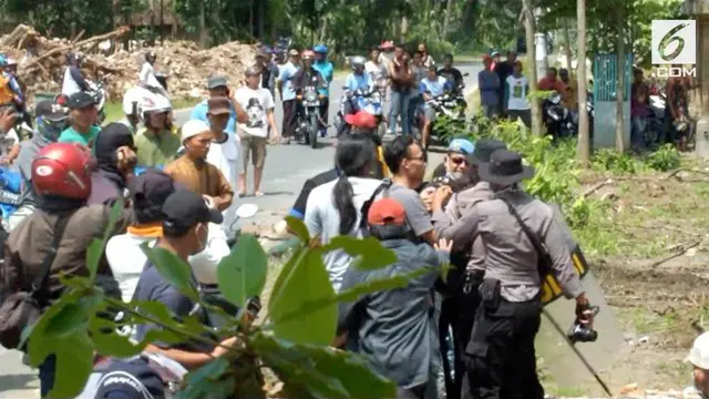 VIDEO: Ricuh, Polisi Jemput Paksa Penolak Bandara Kulonprogo
