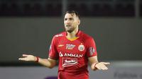 Ekspresi kecewa pemain Persija Jakarta, Marko Simic setelah golnya dianulir saat laga pekan ketujuh BRI Liga 1 2021/2022 antara Persija Jakarta melawan Arema FC di Stadion Manahan, Solo, Minggu (17/10/2021). (Bola.com/Bagaskara Lazuardi)