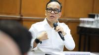 Wakil Menteri Ketenagakerjaan, Immanuel Ebenezer Gerungan saat Focus Group Discussion (FGD) bertajuk 'Strategi Peningkatan Kompetensi dan Produktivitas Sumber Daya Manusia (SDM) Pasca PHK di Bidang Industri Tekstil 'di Jakarta, Senin (17/3/2025). (Foto: Istimewa)