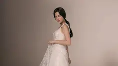 Mengawali karier sebagai penyanyi, kini Yoriko Angeline lebih banyak muncul di layar kaca dan lebar. Berperan sebagai Wati dalam film Dilan, ia pun makin kerap muncul. Belakangan ini ia pun berperan jadi pemain utama dalam film Di Bawah Umur bersama Angga Yunanda. (Liputan6.com/IG/@yorikooangln_)