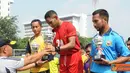 Citizen6, Jakarta: Tim Sepak Bola Kormar berhasil memperebutkan gelar juara satu setelah mengalahkan Tim Sepak Bola Mabesal pada pertandingan Final Sepak Bola Porwilbar di Stadion Trisila Mabesal, Cilangkap, Kamis(14/6). (Pengirim: Komardispen).