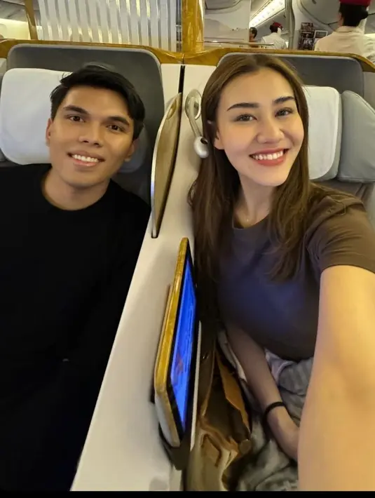 Diketahui, Thariq dan Aaliyah akan berangkat honeymoon ke beberapa tempat di Italia, Yunani, dan Uni Emirat Arab. [@aaliyah.massaid/@thariqhalilintar].