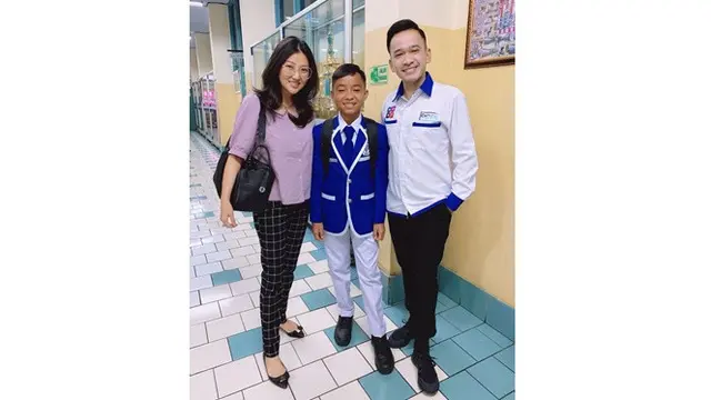 6 Potret Kedekatan Sarwendah dengan Betrand Peto, Layaknya Anak Kandung
