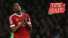 Anthony Martial dibekap cedera saat pemanasan sebelum MU melawan Midtjylland di Liga Europa, Jum'at (26/2/2016) dini hari WIB.