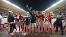 Pemain AS Monaco melakukan selebrasi usai berhasil menaklukkan Borussia Dortmund pada laga  leg kedua babak perempat final yang berlangsung di Stade Louis II, Rabu (19/4/2017). Skor berakhir untuk kemenangan AS Monaco 3-1. (AFP/Valery Hache)