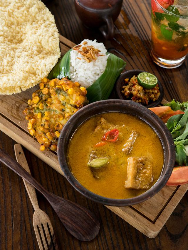 Menu Hari Ini: Telur Dadar, Sayur Lodeh Ikan Tongkol dan 