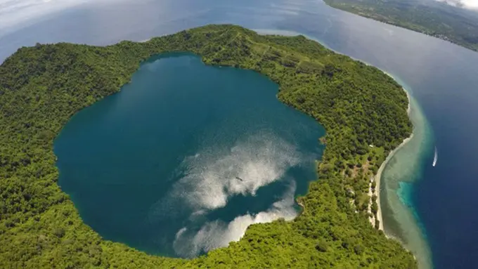Satonda, Keajaiban Danau Air Asin di Nusa Tenggara