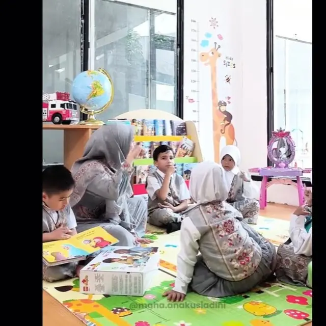 Warganet Ungkap Biaya Masuk Sekolah Milik Ria Ricis dan Fasilitasnya, Ada Kelas Khusus dengan Oki Setiana Dewi