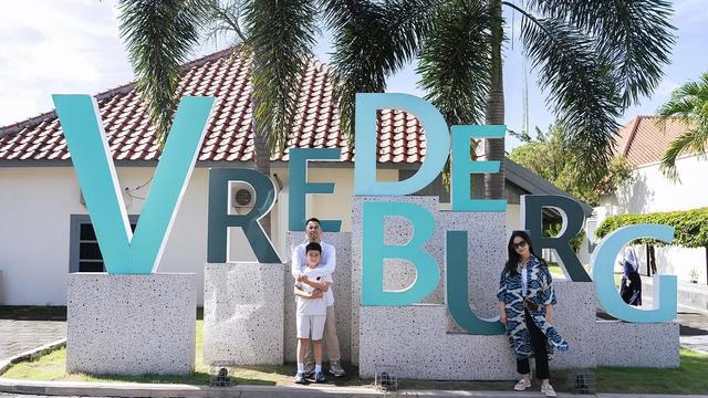 Momen keluarga Raffi Ahmad berlibur ke Museum Benteng Vredeburg (credit: instagram/raffinagita1717)
