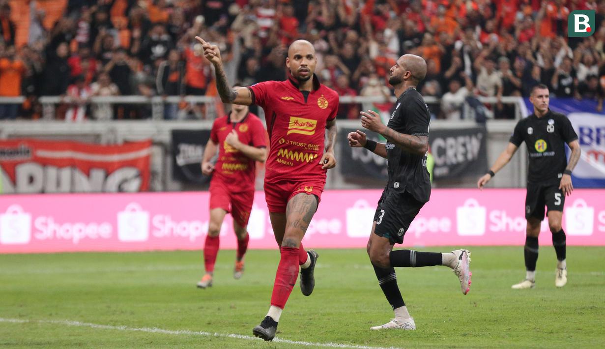 Gustavo Almeida menjadi bintang kemenangan Persija atas Barito Putera dengan memborong tiga gol alias mencetak hattrick. (Bola.com/Abdul Aziz)