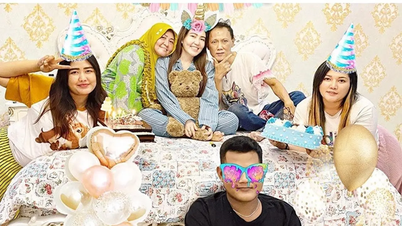 Genap Berusia 29 Tahun, Ini 7 Potret Perayaan Ulang Tahun Via Vallen
