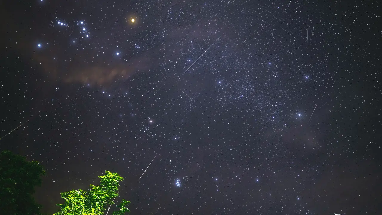Ilustrasi Hujan Meteor