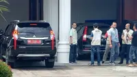 Sejumlah penyidik KPK terlihat di Markas Polda Riau, Pekanbaru.(Liputan6.com/M Syukur)