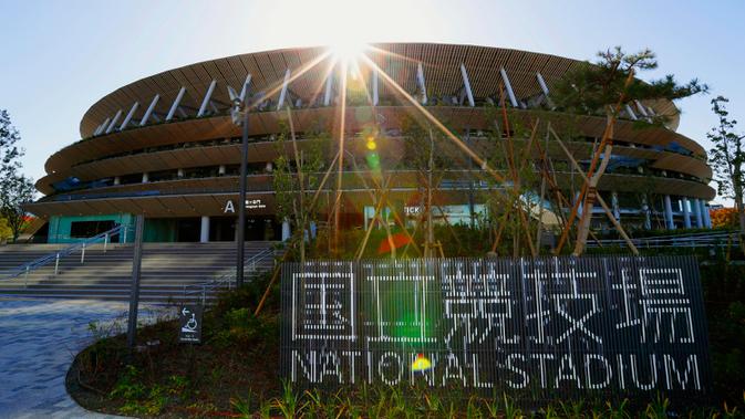 Pemandangan New National Stadium, Tokyo, Jepang, Sabtu (30/11/2019). New National Stadium menggunakan desain dari arsitek mahsyur Jepang, Kengo Kuma, dan mengusung tema yang ramah lingkungan. (Masanori Takei/Kyodo News via AP)