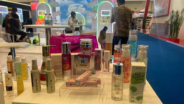 Di Booth TEI 2024, Presiden Jokowi Pamerkan Pabrik Maklon dan Brand Kecantikan Lokal.