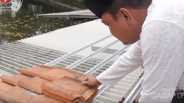 Setelah Umumkan Pamit dari OVJ, Ini 6 Potret Terkini Kegiatan Azis Gagap