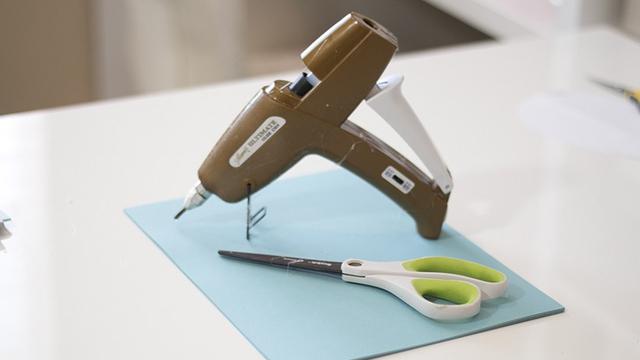 Siapkan bahan dan pola