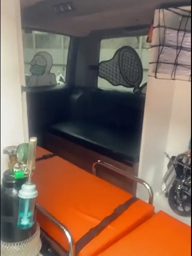 [Fimela] Mobil Darurat Ananda Omesh
