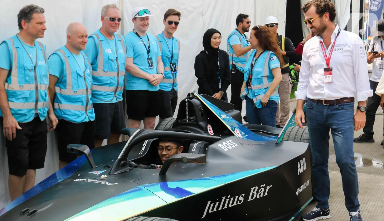 PT Jakpro memamerkan mobil tersebut sehari sebelum gelaran Formula E dimulai. (Liputan6.com/Herman Zakharia)