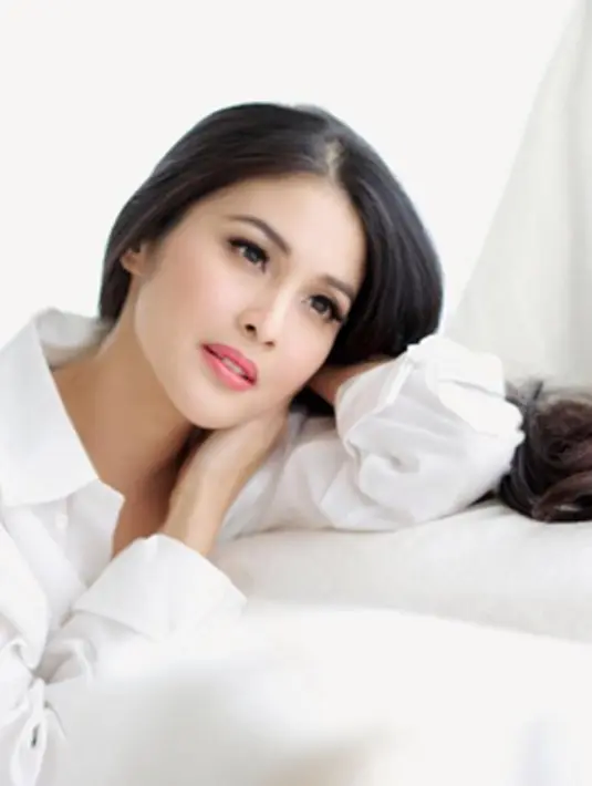 Sandra Dewi  lahir di Pangkal Pinang, 8 Agustus 1983 umur 32 tahun. (viainstagram@sandradewi88/Bintang.com)