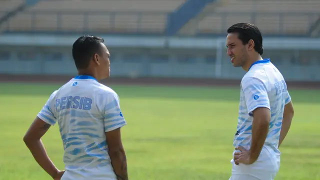 Ezra Walian