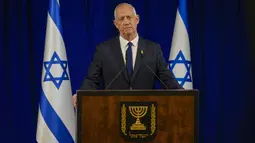 Gantz mengundurkan diri setelah sebelumnya mengancam akan keluar dari pemerintahan kecuali Perdana Menteri Israel Benjamin Netanyahu merumuskan rencana baru pascaperang untuk Jalur Gaza. (AP Photo/Ohad Zwigenberg)