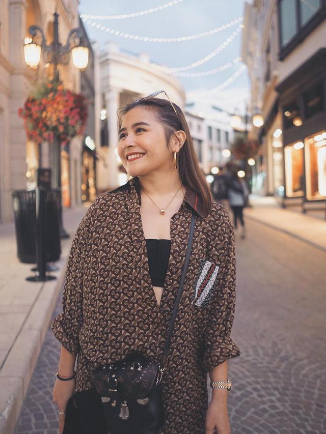 Gaya Prilly Latuconsina Liburan di Los Angeles