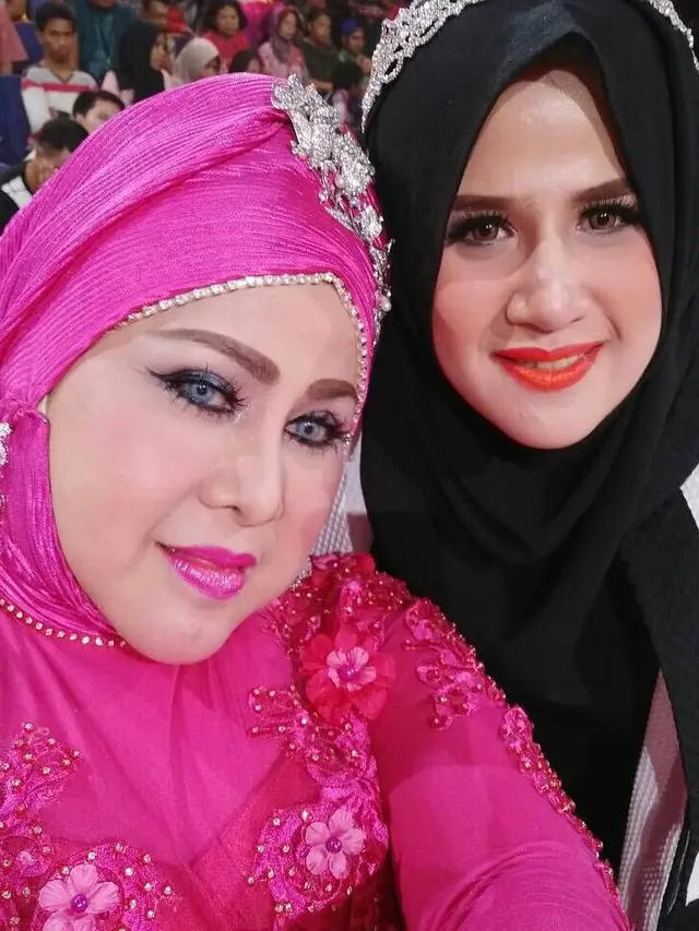 [Bintang] Tersandung Kasus Narkoba, Ini Kronologi Penangkapan Anak-Anak Elvy Sukaesih