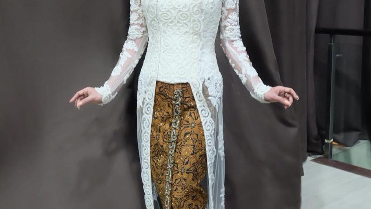 [Bintang] Dewi Perssik