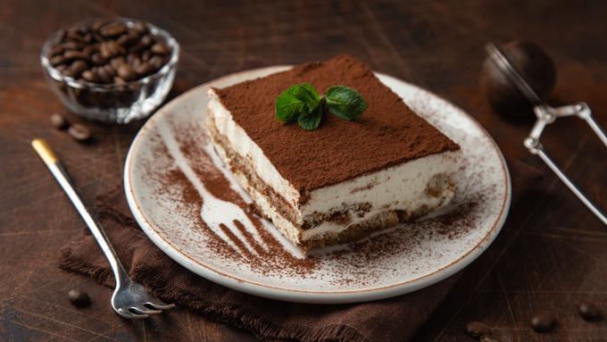 Cara Membuat Kue Tiramisu Simpel Tanpa Oven 5 Bahan Saja - Lifestyle