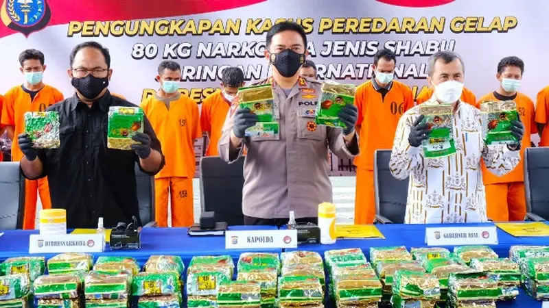 Konferensi pers pengungkapan 80 kilogram narkoba jenis sabu di Polda Riau.