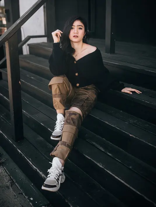 Namanya semakin melejit setelah mendapatkan peran tokoh utama sebagai Nina di Sinetron Putih Abu-Abu. Dalam sinetron ini, ia sempat mengalami cinta lokasi dengan Derby Romero. (Liputan6.com/IG/febbyrastanty)