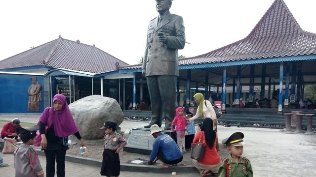 Ratusan Siswa Paub Pakai Seragam Tentara Datangi Museum Soeharto News Liputan6 Com