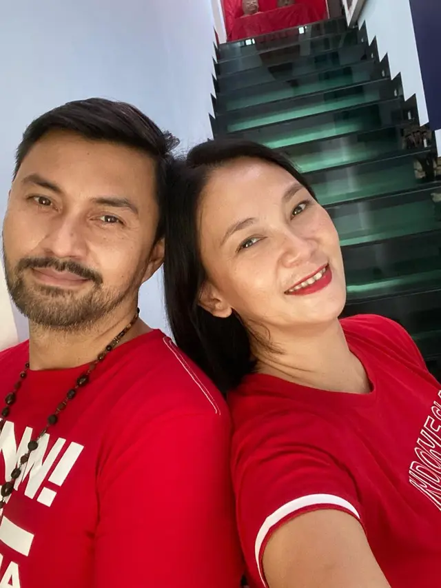 Potret Seleb Rayakan HUT RI ke-75. (Sumber: Instagram/bu_dee.dee)