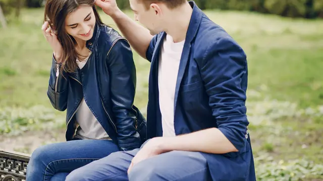 Percaya Cinta Pada Pandangan Pertama? Intip Dulu Mitos dan Faktanya! (photo by freepik.com)