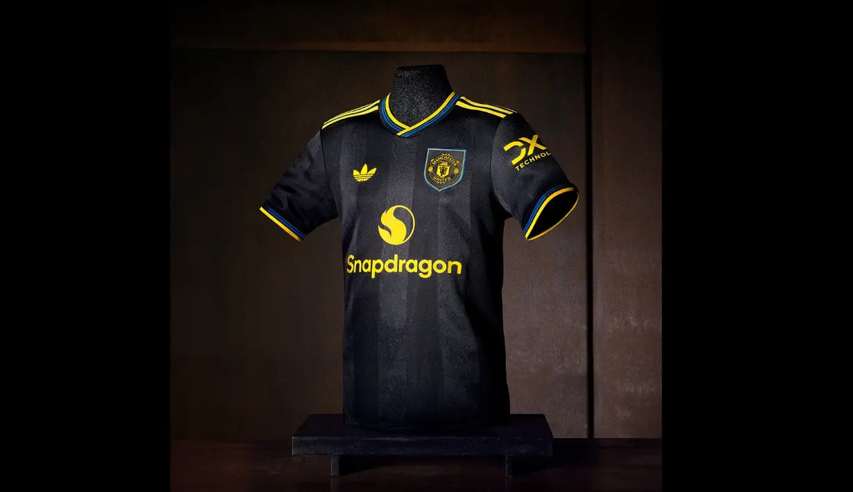 Bagi para penggemar setia Setan Merah, jersey ini akan menjadi sebuah penghubung emosional antara generasi lama dan baru, sekaligus harapan untuk kembali ke masa jaya Manchester United. (@ManUtd)