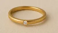 7 Model Cincin Emas Kecil Buat Kamu yang Suka Tampil Lowkey