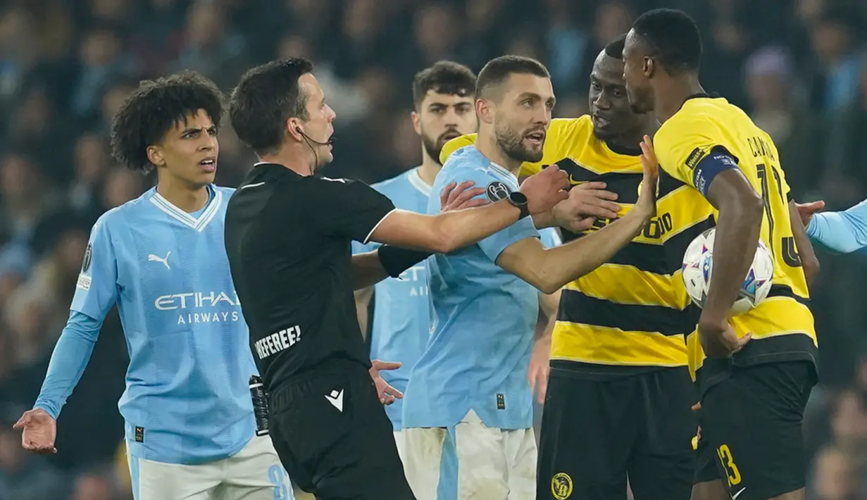 Dengan kemenangan atas Young Boys, Manchester City otomatis meraih tiket ke babak 16 besar Liga Champions musim ini. (AP Photo/Dave Thompson)