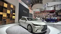 Lexus ES 300h (Lexus)