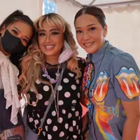 Maia Estianty dan Pinkan Mambo reunian, ini beberapa fakta menarik pertemuan mereka di depan dan di balik panggung.