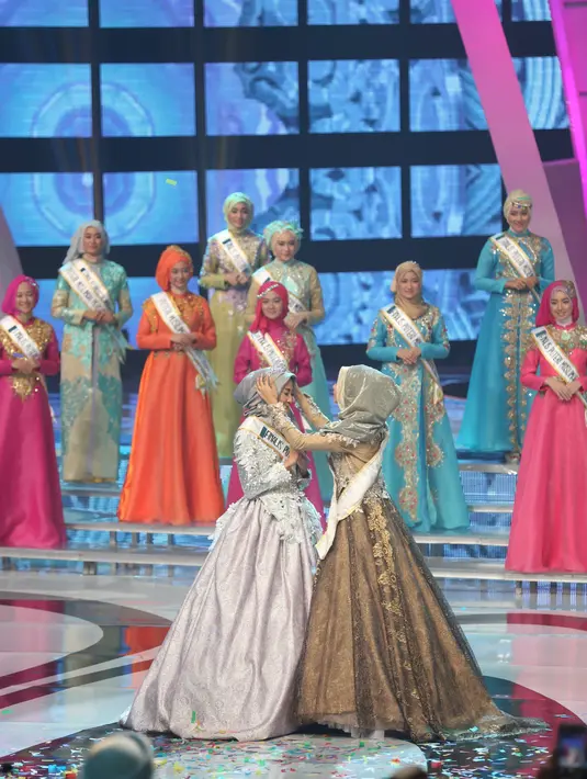 Enggak pernah menyangka, karena di tahun lalu pernah coba. Tapi cuma top 3 dan enggak dikirim ke Jakarta. Makanya saya bilang kemenangan yang tertunda. Semoga amanah ini bisa saya jalankan dengan baik," ucap Siti. (Andy Masela/Bintang.com)