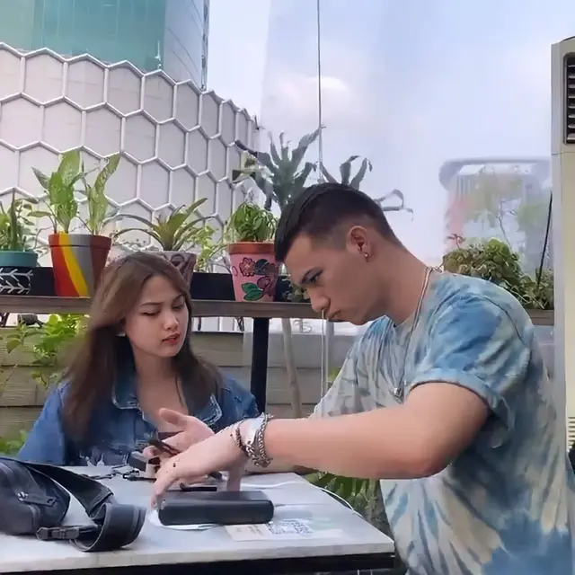 6 Momen Kebersamaan Jeff Smith Bareng Aisyah Aqilah Usai Bebas, Lepas Rindu