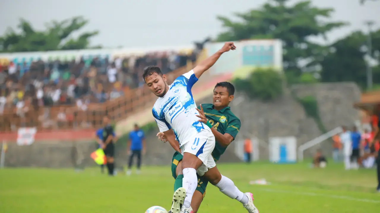 Gelandang PSIS Semarang, Gian Zola