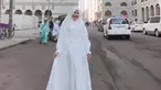Gaya penampilan serba putih saat Via Vallen ke Tanah Suci ini curi perhatian. Ya, saat pelantun lagu sayang menjalankan ibadah umrah, penampilannya dengan hijab dan pakaian putih dipuji netizen cantik memesona. (Liputan6.com/IG/@viavallen)