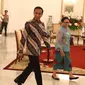 Presiden Joko Widodo didampingi Menlu Retno menerima kunjungan kerja Ibu Negara Afghanistan, Rula Ghani di Istana Bogor, Selasa (5/12). Kunjungan tersebut juga untuk menjalin kerjasa dalam bidang pemberdayan perempuan. (Liputan6.com/Angga Yuniar)