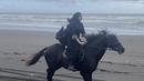 <p>Zaskia Sungkar tampil memesona di atas kudu saat berada di pinggir pantai. Ia tampil dengan abaya hitam yang serasi dengan kerudungnya. (@zaskiasungkar15)</p>